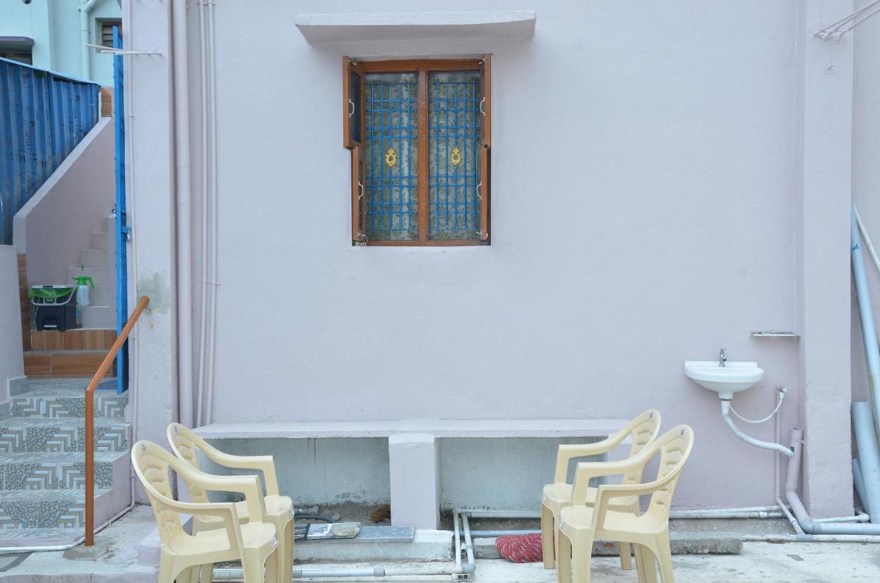 Manohars Home' Tirupati Bagian luar foto