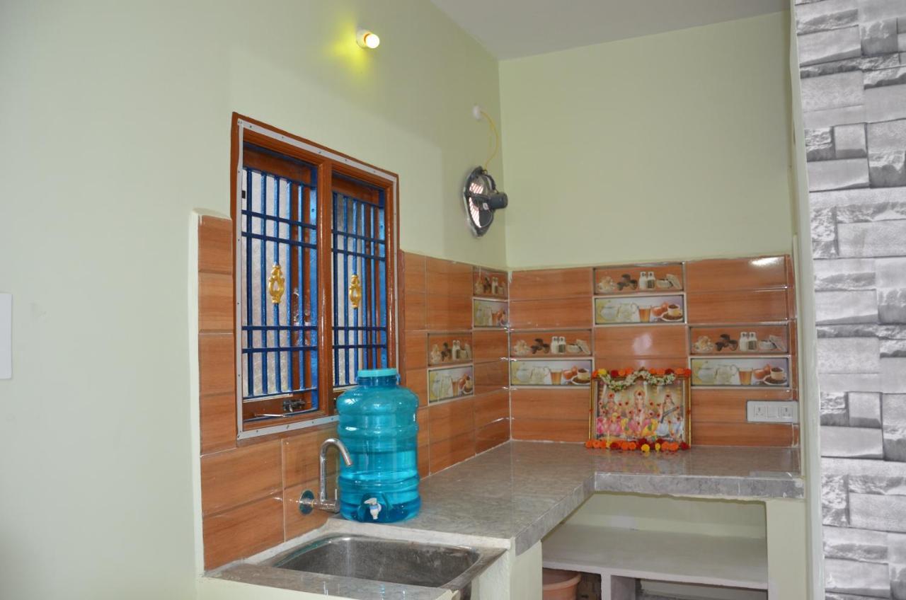 Manohars Home' Tirupati Bagian luar foto