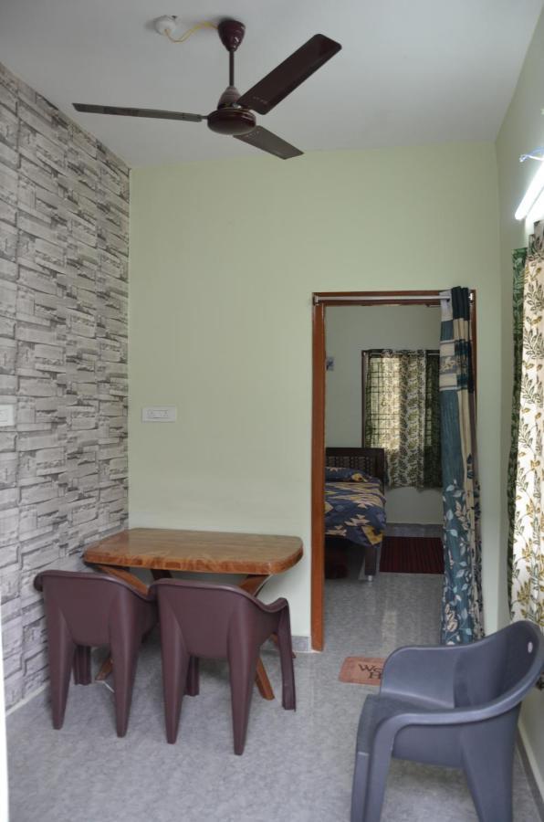 Manohars Home' Tirupati Bagian luar foto