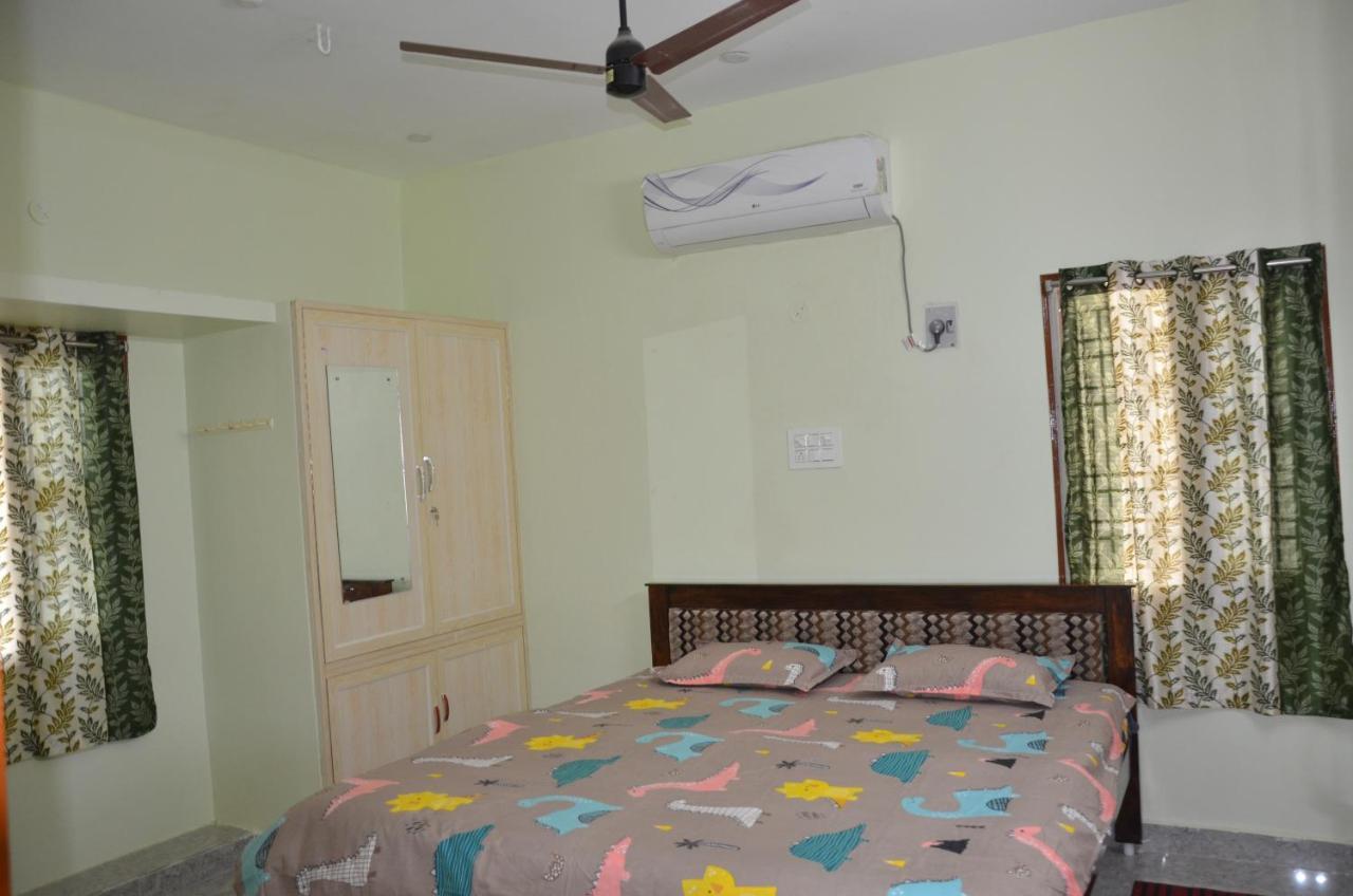 Manohars Home' Tirupati Bagian luar foto