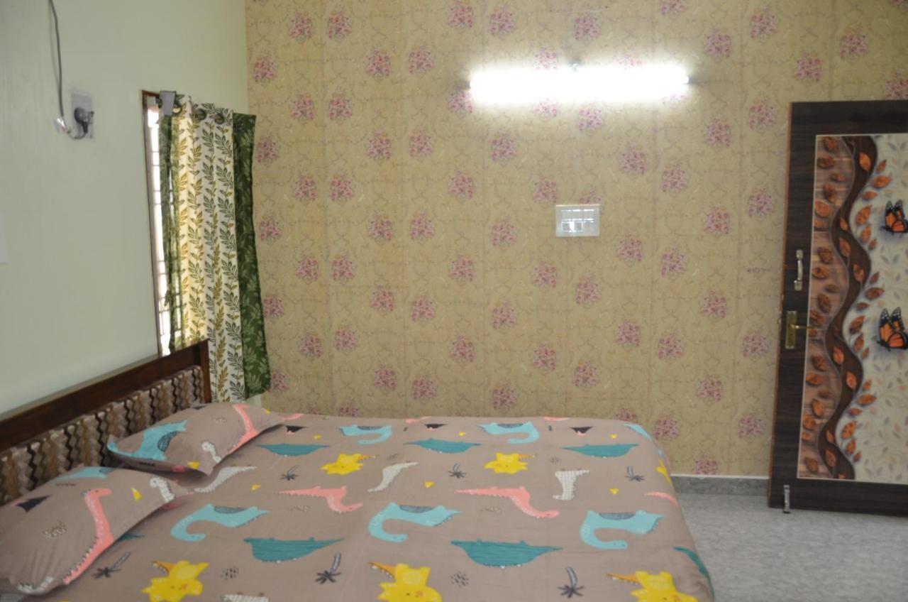 Manohars Home' Tirupati Bagian luar foto